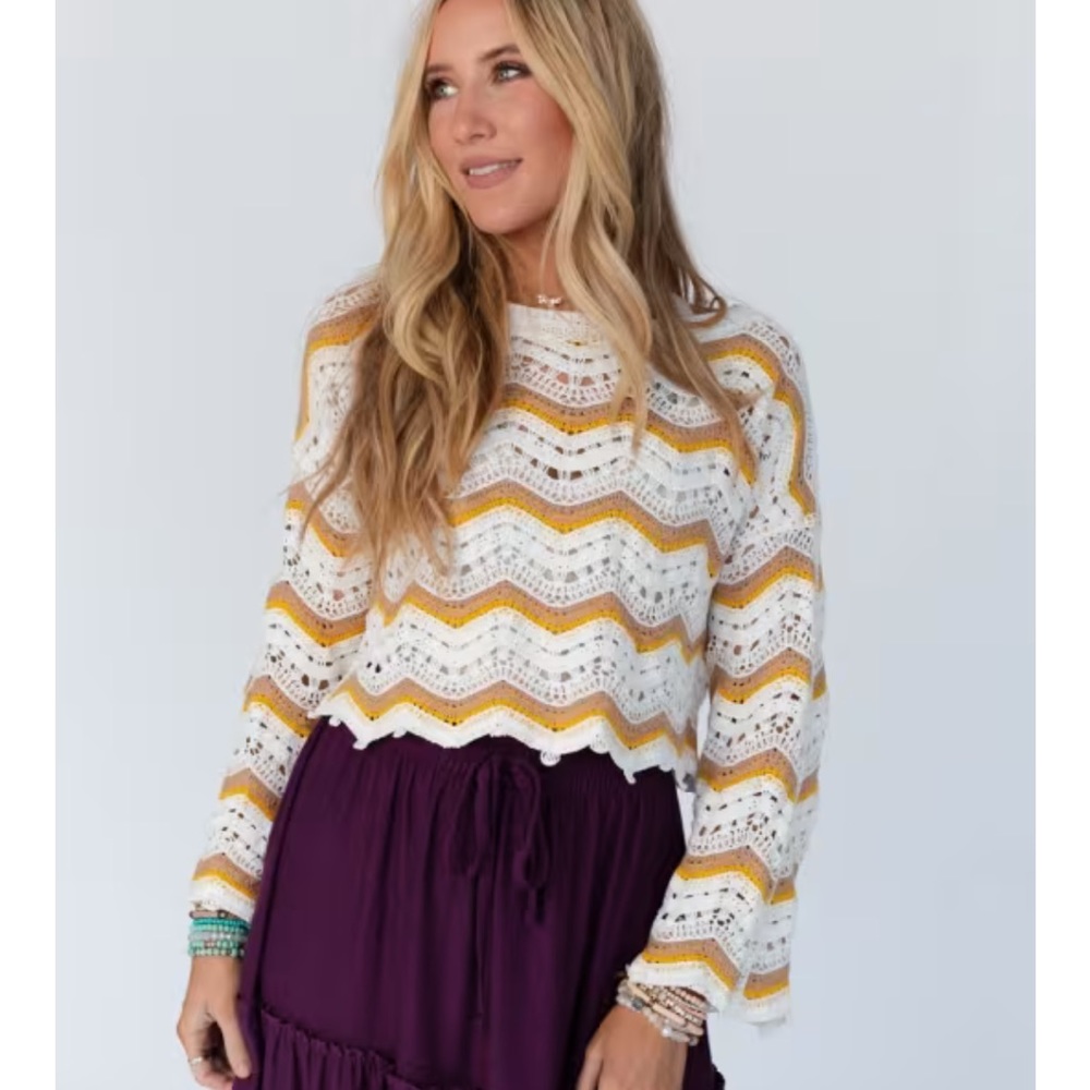 Chell Chevron crop sweater, size M/L, NWOT